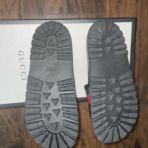 Gucci Men’s Web rubber slide sandal